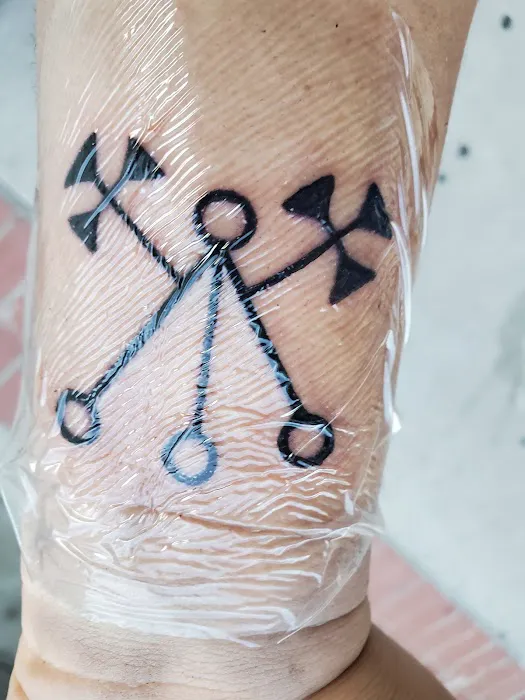 Corona Tattoo & Piercing 6