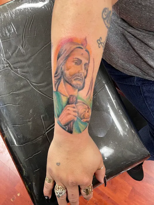 Moval Inked 7