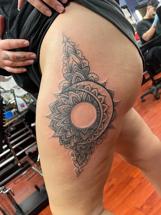 Moval Inked 3