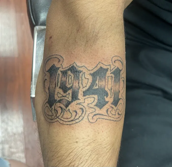 Jen's Tattoo Studio 5