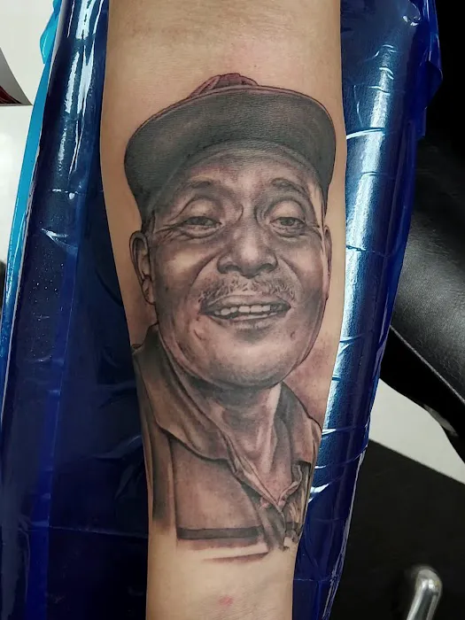 ChoIo Pierces & Tattoo Studio 4