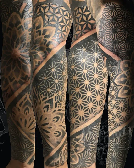 Puncture Wounds Tattoo Parlor 3