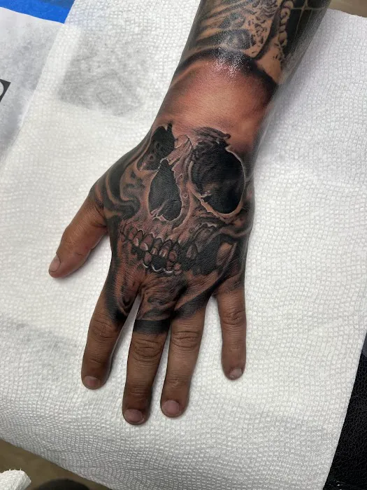 Dark Seas Tattoo Studio 9