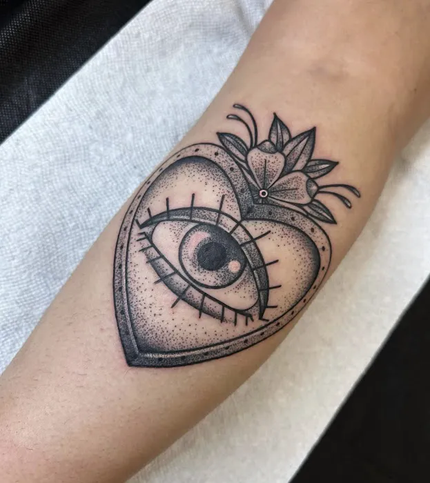 Nightlife & Ink Tattoo & Piercings 3