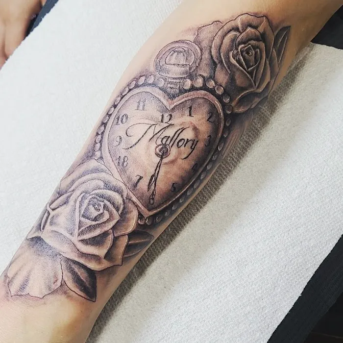 Chicano Tattoo & Piercings 9