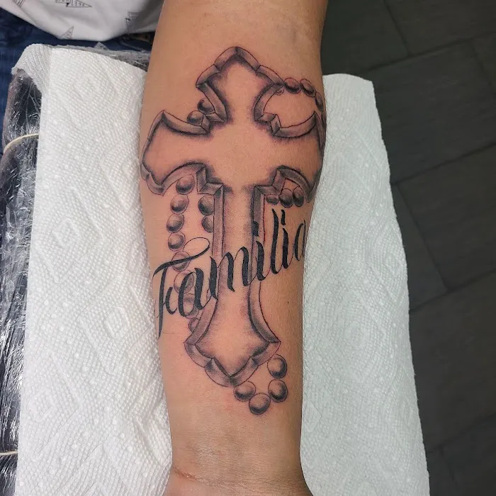 Chicano Tattoo & Piercings 7