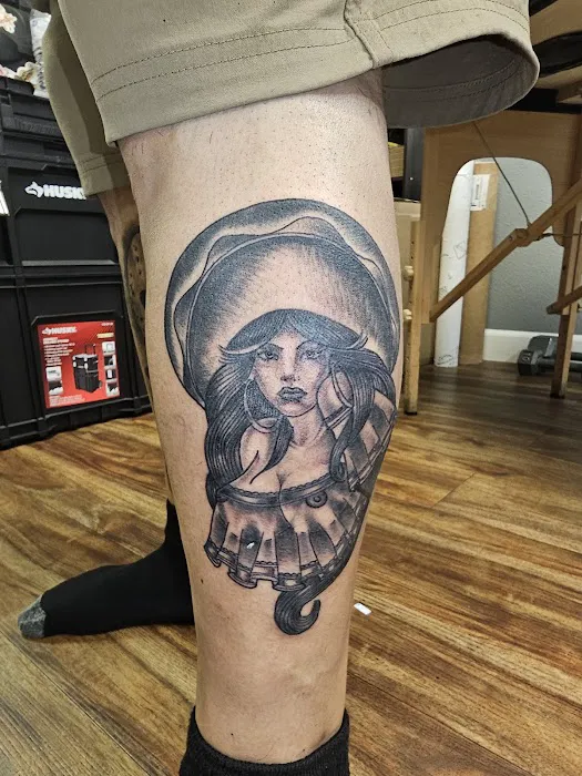 Famous Tattoo & Body Piercing 4