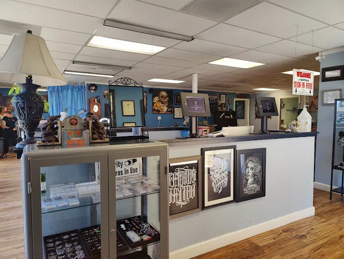 Famous Tattoo & Body Piercing 2