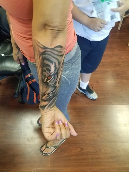 Hidn Tattoo shop 9