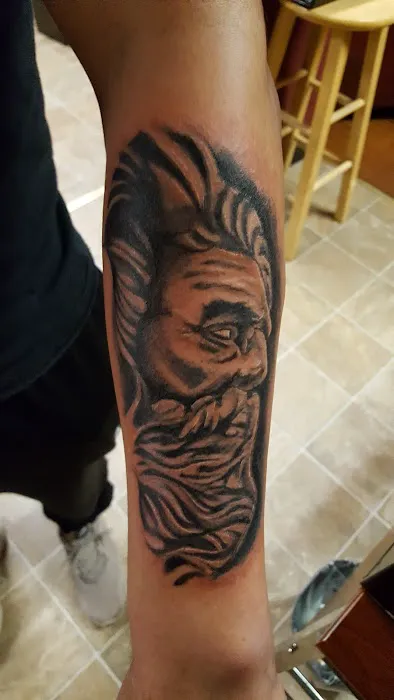 Old Traditions Tattoo Parlor 2