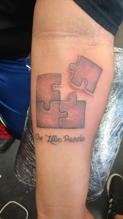 Los Plebes Tattoos & Piercings 6