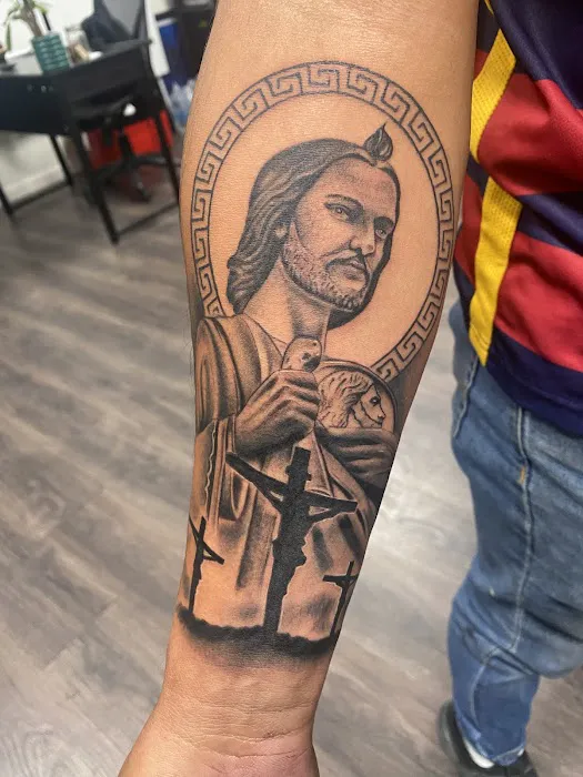 Los Plebes Tattoos & Piercings 2