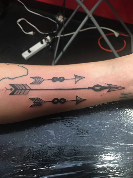 Los Plebes Tattoos & Piercings 8