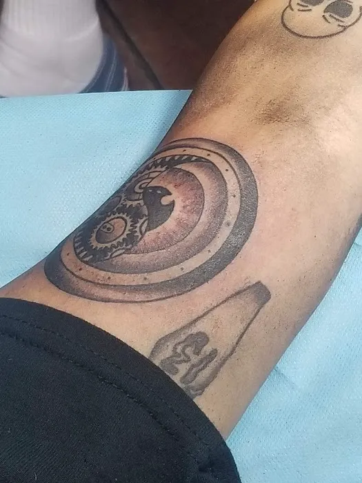 Red Tide Tattoo Co. 4