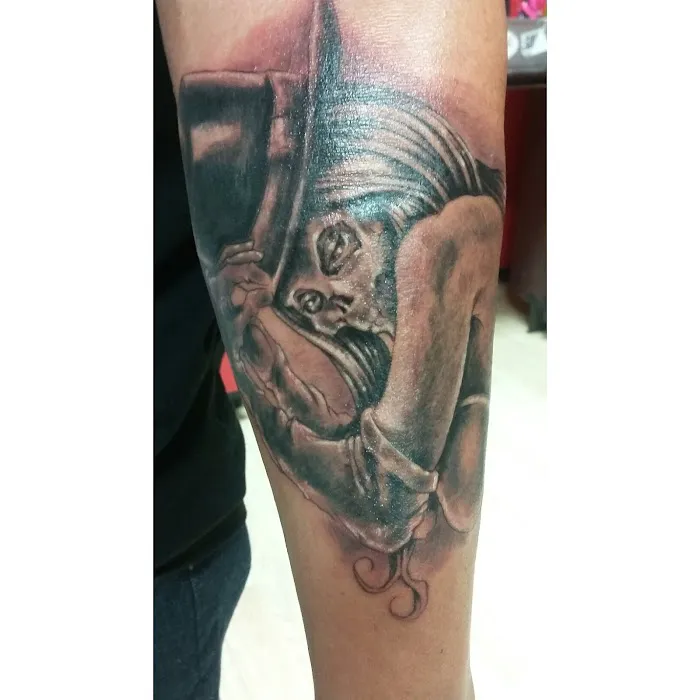 Bloodline Tattoo and Body Piercing 4