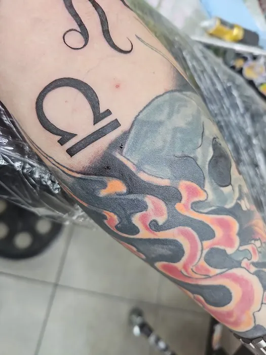 Left coast tattoo studio 8