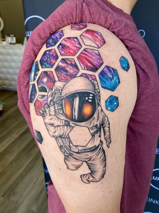 LUXE INK TATTOO 2