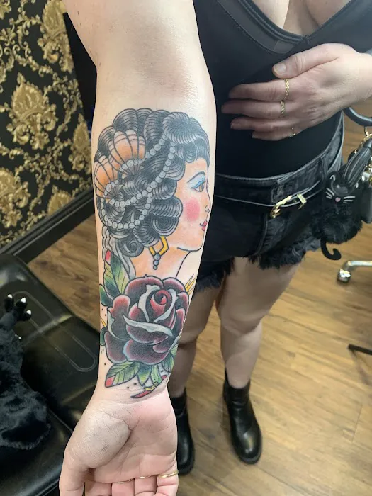 CAPTAIN TATTOO ART STUDIO 8