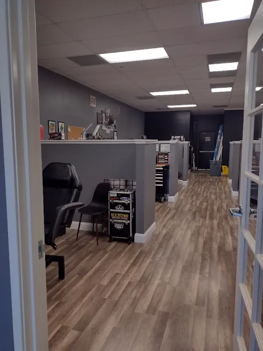 Outlaw Tattoo Studio & Body Piercing 6
