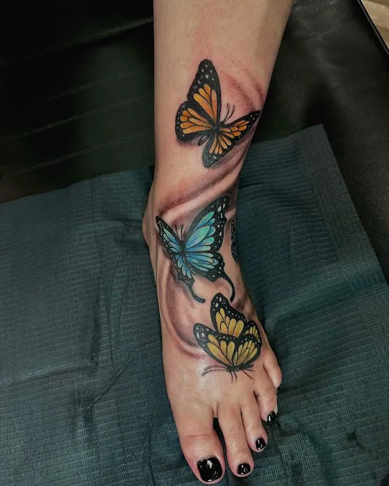 Outlaw Tattoo Studio & Body Piercing 4