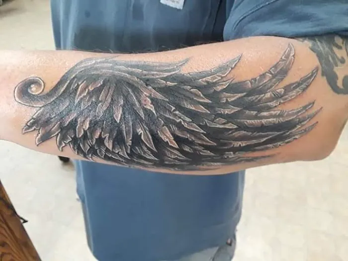 #1 Smokin Guns Tattooz 7