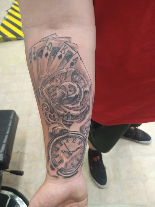 #1 Smokin Guns Tattooz 5