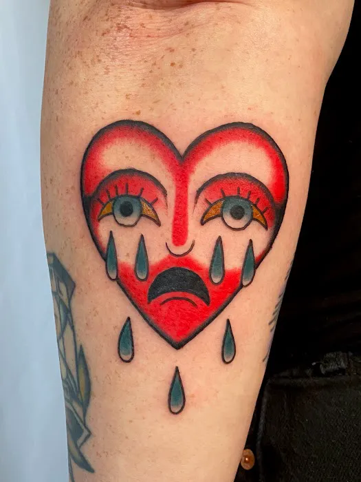 Girls & Roses Tattoo Studio 6