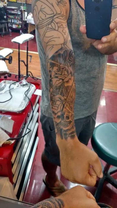Atlas Tattoo Studio 7