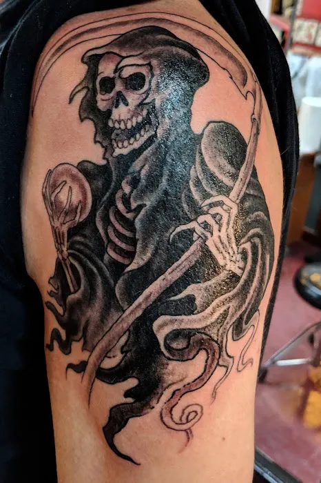 Atlas Tattoo Studio 8