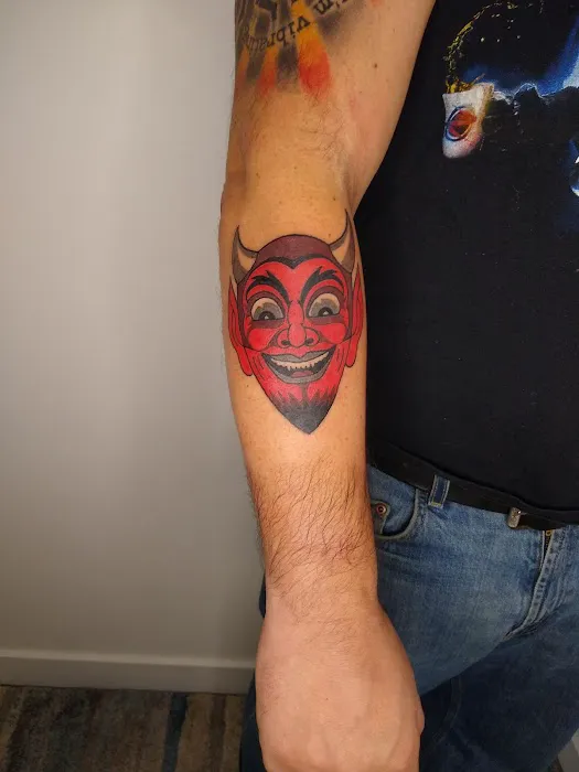 Equinox Tattoo Collective & Gallery 6