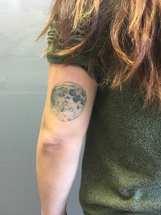 Raving Artist Tattoo Studio 8