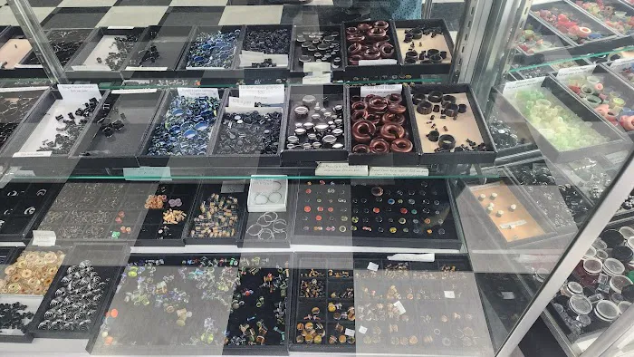 Multnomah Body Piercing & Tattoo 4
