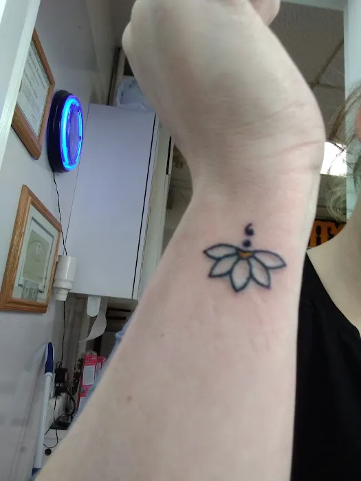Painless Ric's Tattoo Parlor 4