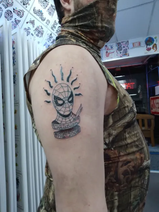 Painless Ric's Tattoo Parlor 5