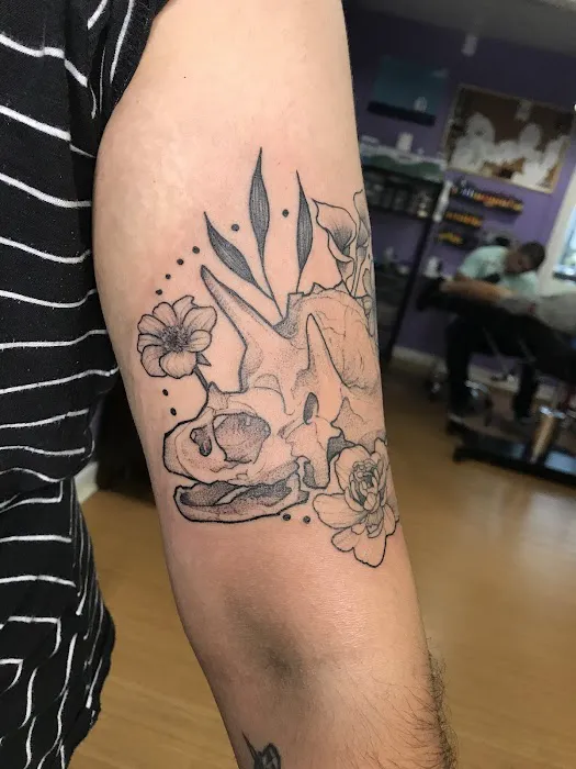 Raincloud Tattoo, private studio of Kari Yocom 9