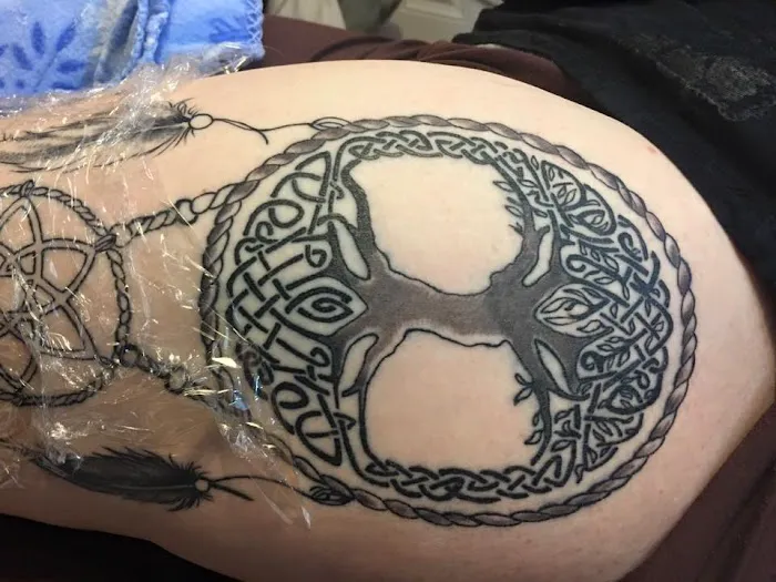 AJ Tattooist 0