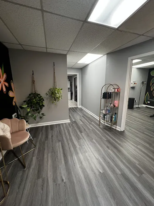 Full Circle Tattoo and Salon 5
