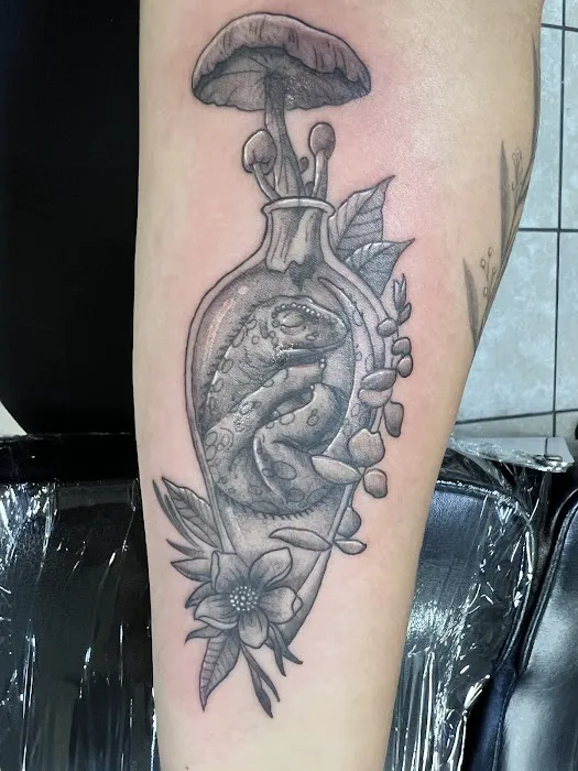 Euphoria Body Piercing & Tattoo 0
