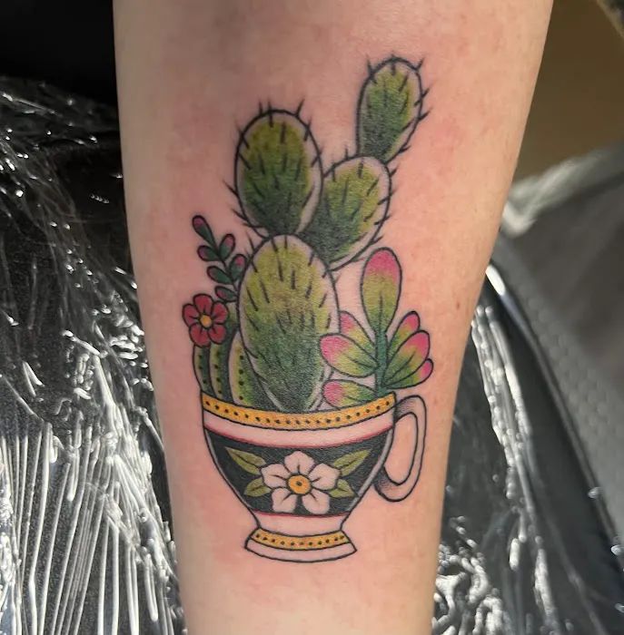 Euphoria Body Piercing & Tattoo 8