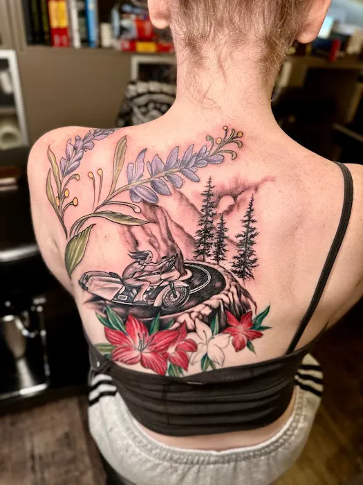 Skin City Tattoo and Body Piercing 4