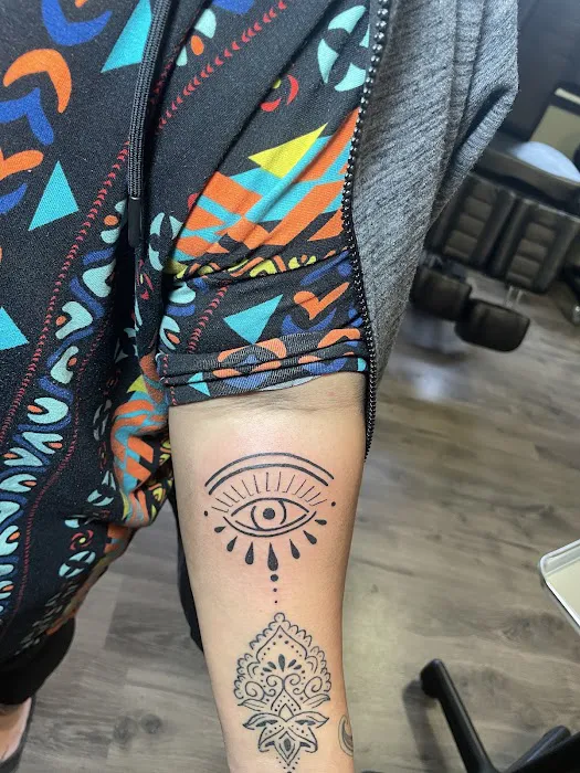 Topside Ink Tattoo Studio 2