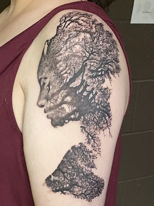 Topside Ink Tattoo Studio 7
