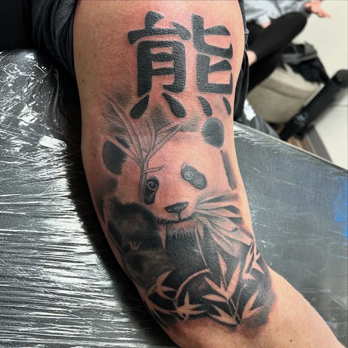 Headstrong Tattoo Studio & Piercing 7