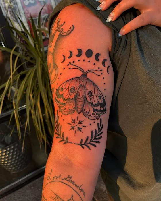 The Emerald Tattoo Parlor 4