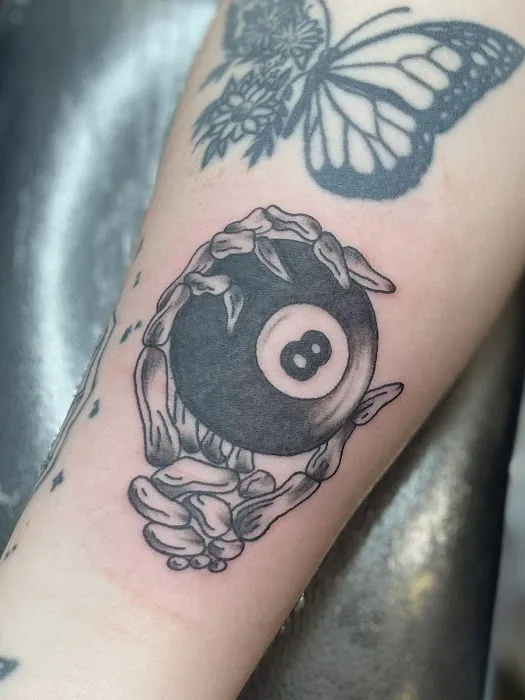 Shade & Lines Art Collective, Tattoo and body piercing 4
