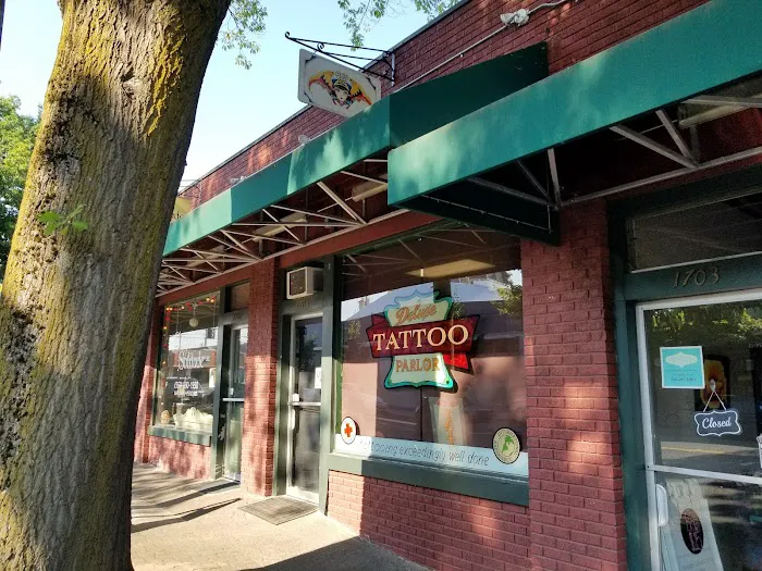 Deluxe Tattoo Parlor 0