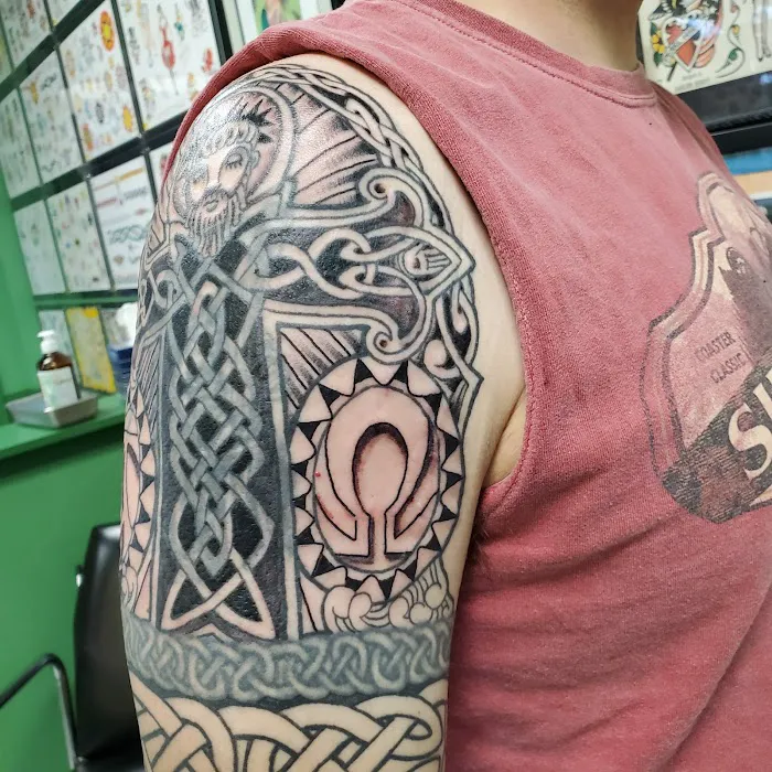 Deluxe Tattoo Parlor 1