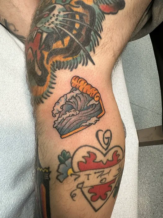 Deluxe Tattoo Parlor 3