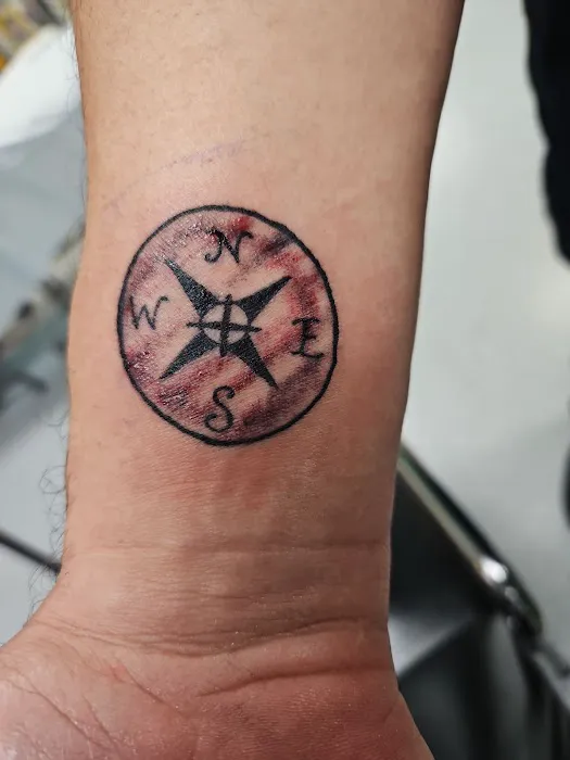 Deluxe Tattoo Parlor 7