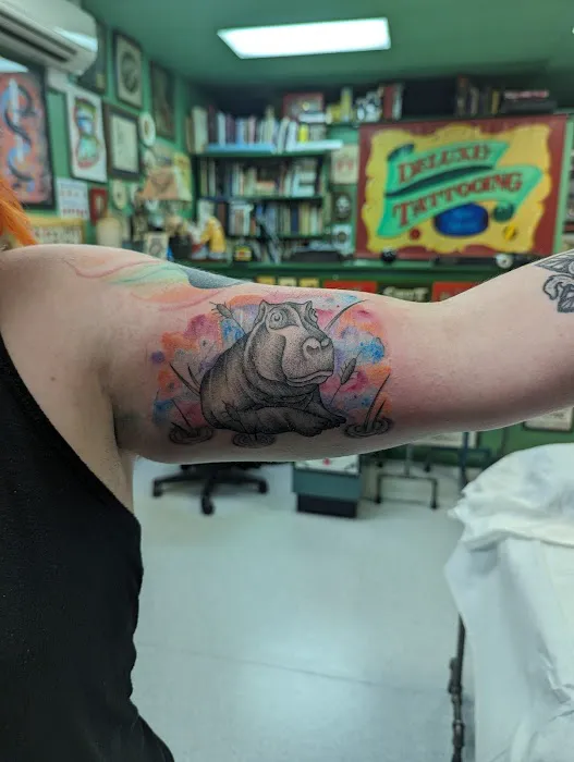 Deluxe Tattoo Parlor 9